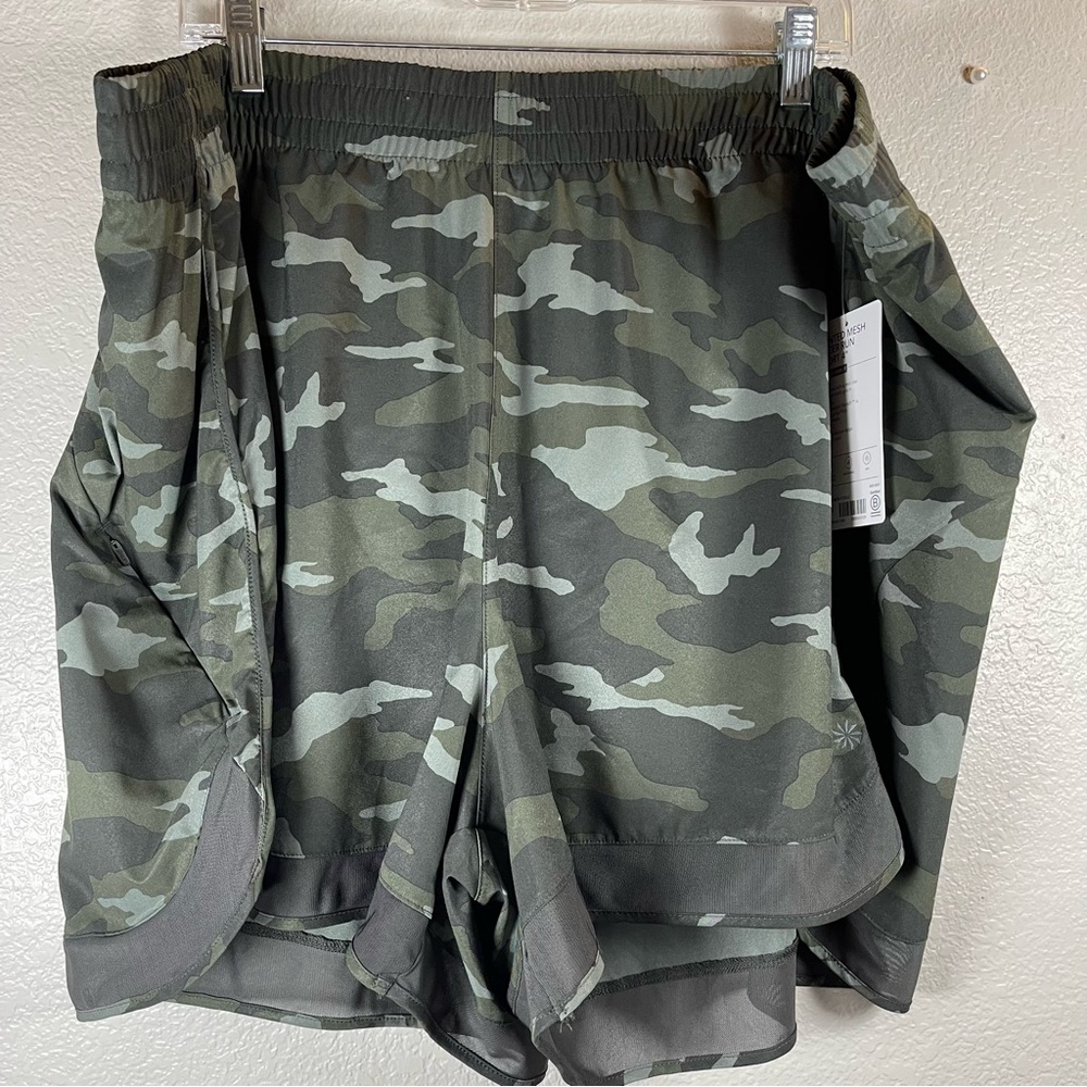 Athleta printed mesh racer run short SZ 3X